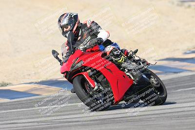 media/Dec-01-2025-Moto Forza (Mon) [[2daa91e15f]]/2-Intermediate Group/Session 2 (Turns 9 and 10)/